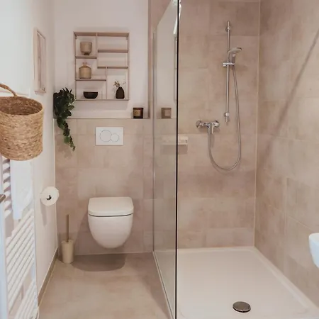 Boutique Nahe Hambacher Schloss, 2 Sz, 2 Baeder Und Terrasse! Apartmán *